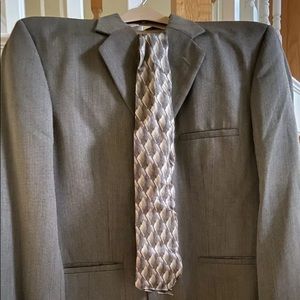 Men’s suit with men’s pants and tie